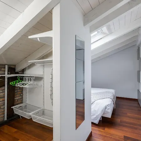 In Our By Solutions דירה *