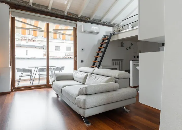 In Our By Solutions アパート *