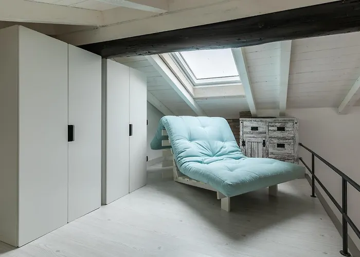 In Our By Solutions アパート コモ